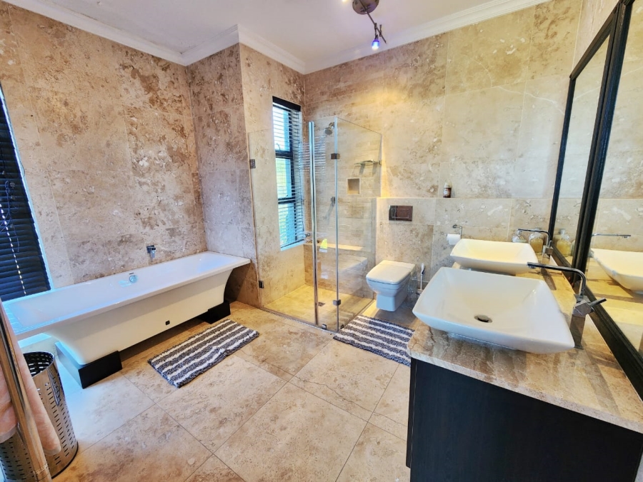 4 Bedroom Property for Sale in Wilderness Central Western Cape